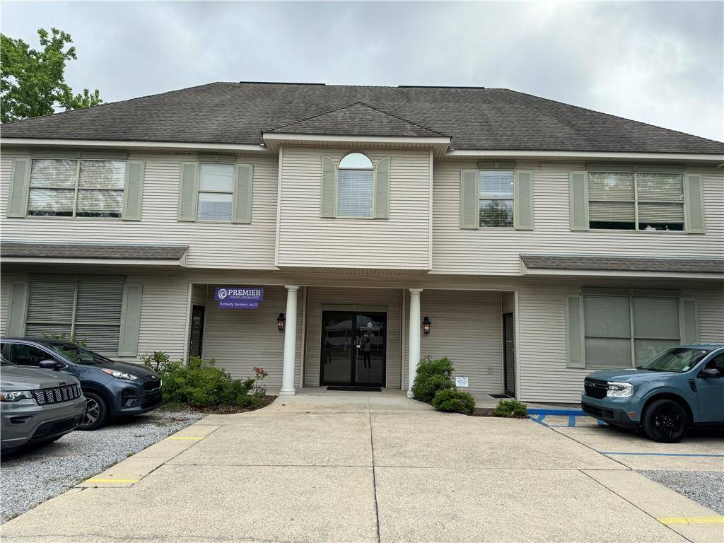 Mandeville, LA 70471,633 ASBURY DR #B
