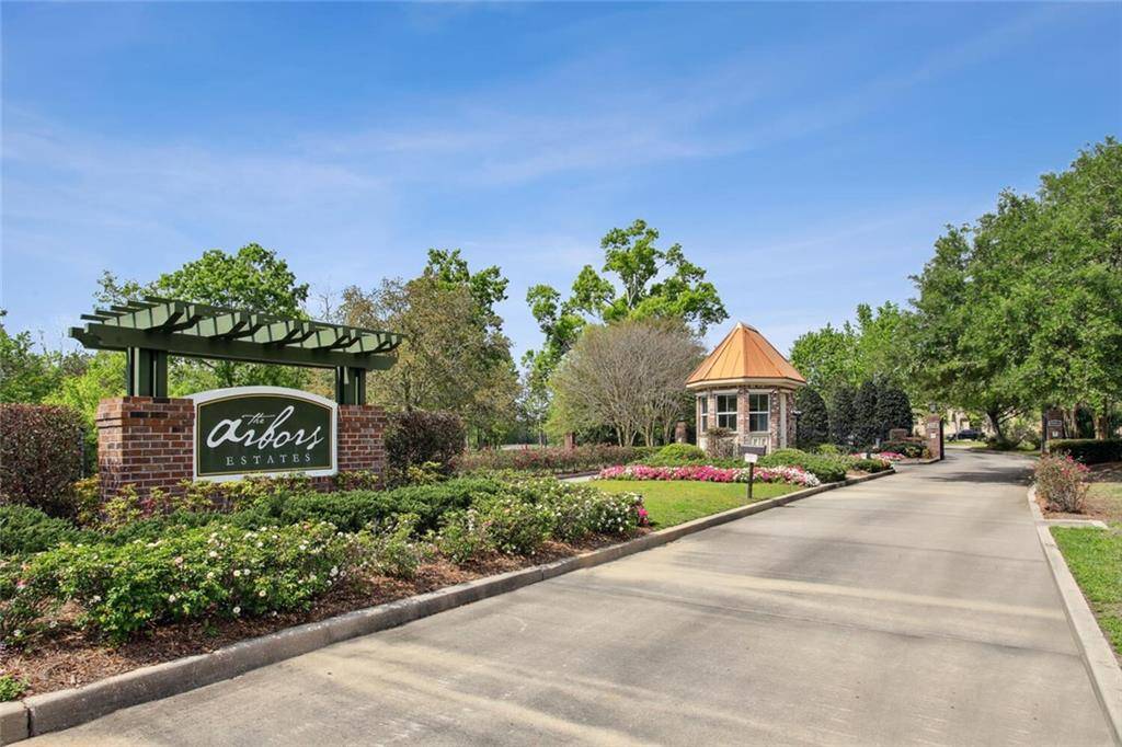 New Orleans, LA 70131,54 ARBOR CIR