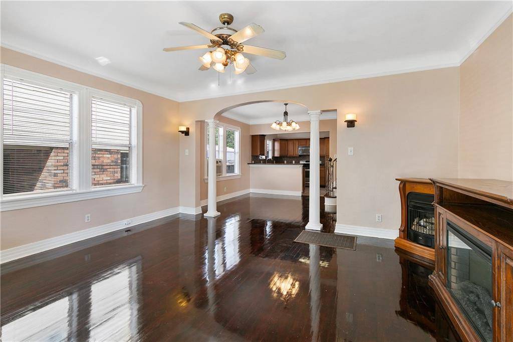 Marrero, LA 70072,845 CARMADELLE ST