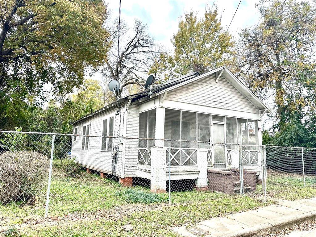 Alexandria, LA 71301,1607 YORK ST