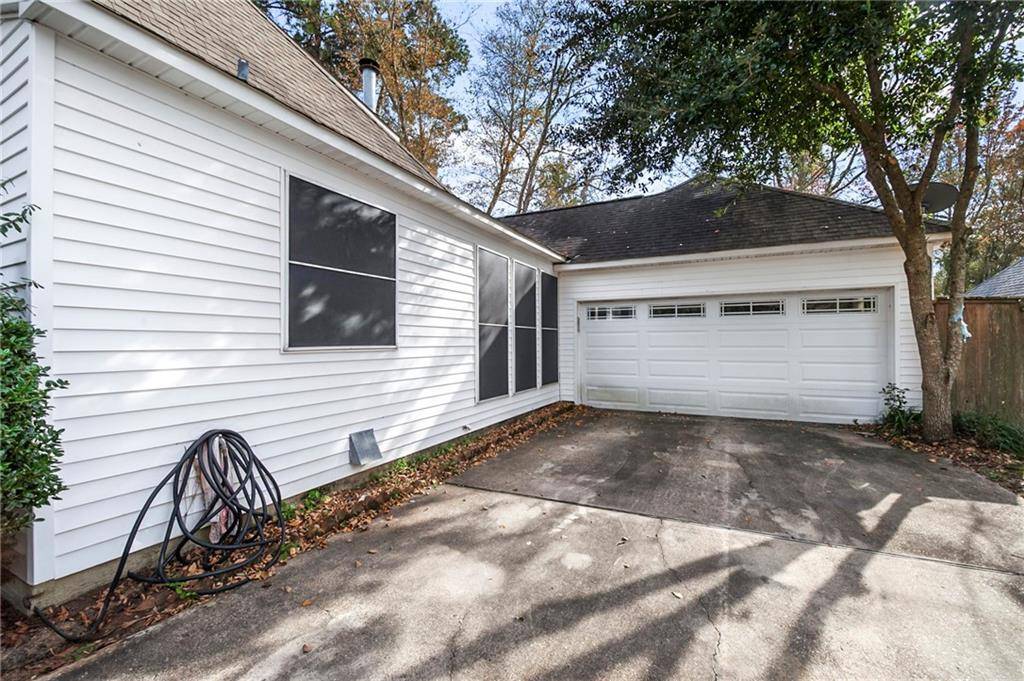 Mandeville, LA 70448,230 CHESTNUT OAK DR