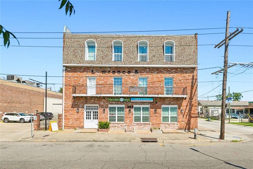 New Orleans, LA 70119,301-303 S BROAD ST