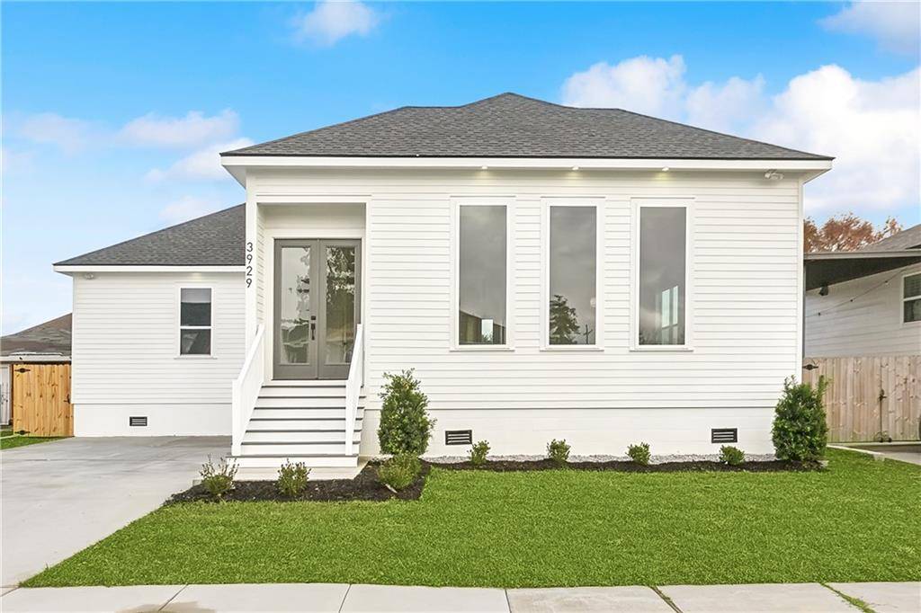 Chalmette, LA 70043,3929 DOMINIQUE DR