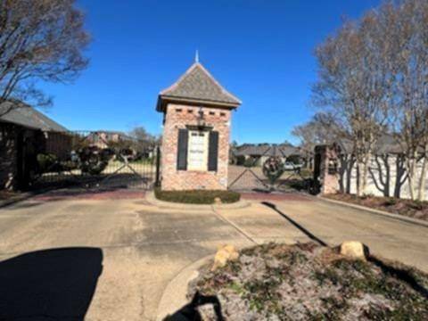 Alexandria, LA 71303,5988 & 5986 STONEGATE DR