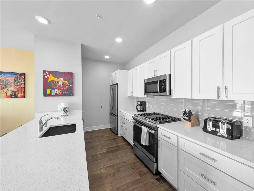 New Orleans, LA 70117,900 BARTHOLOMEW ST #406