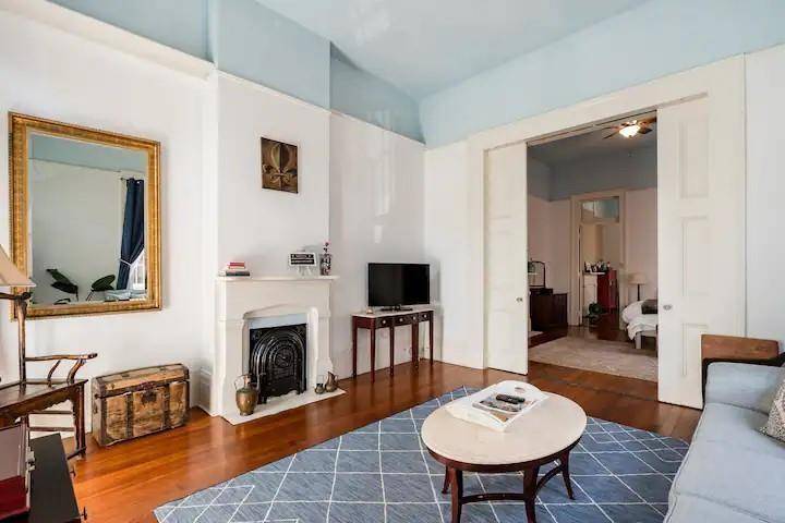 New Orleans, LA 70116,2109 CHARTRES ST