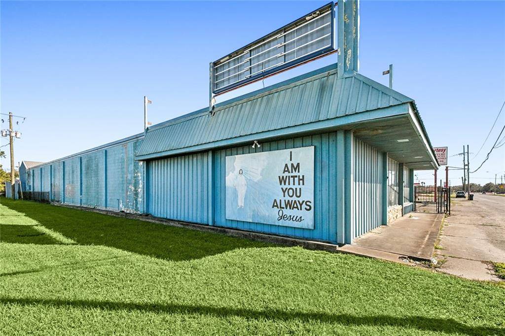 Arabi, LA 70032,7777 W SAINT BERNARD HWY
