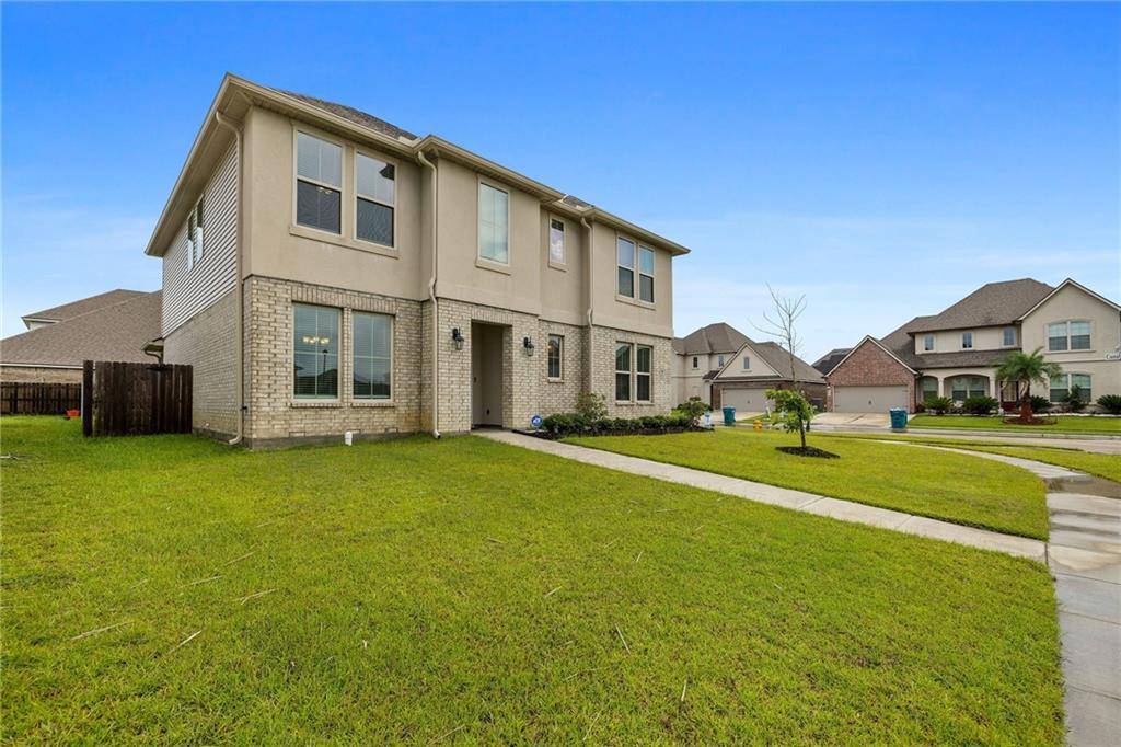 Slidell, LA 70461,7925 CAMELLIA BUD CT