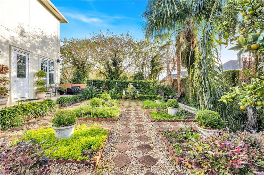 New Orleans, LA 70124,10 NEW BASIN WAY