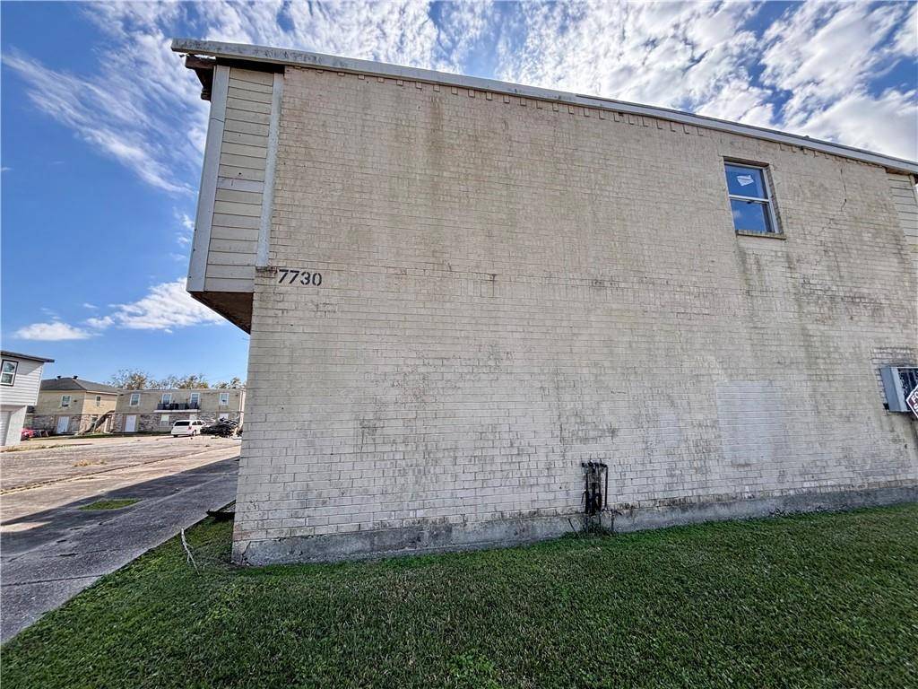 New Orleans, LA 70126,7730 N CORONET CT