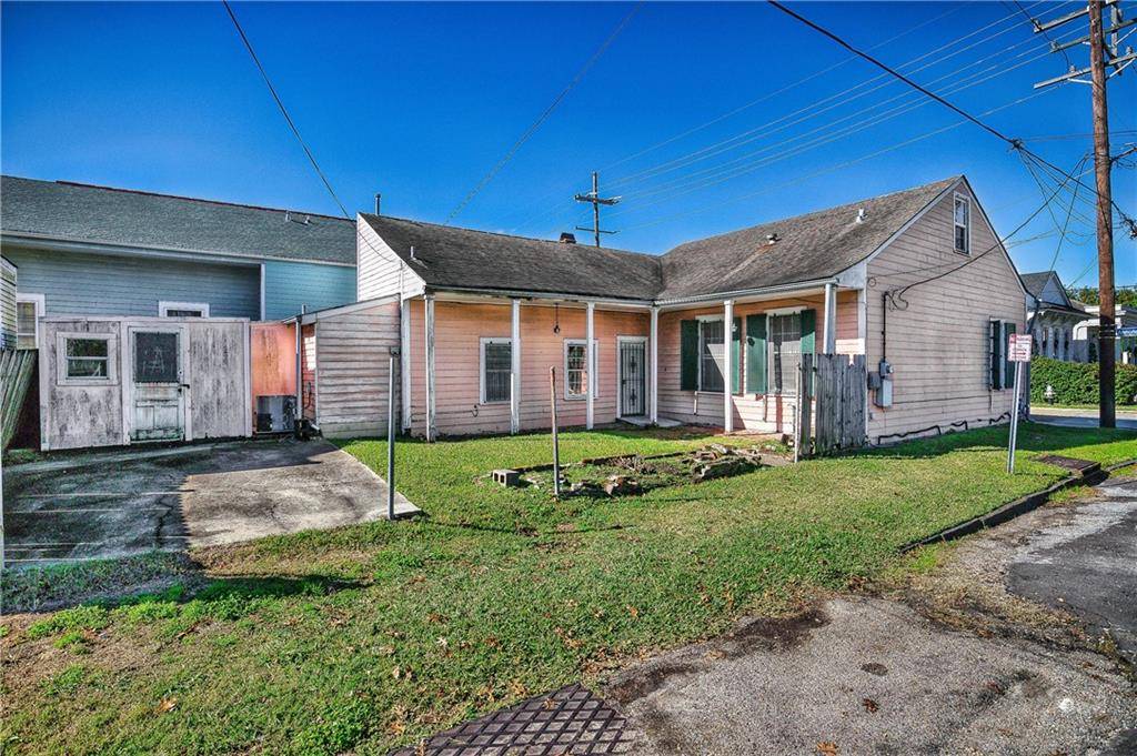 New Orleans, LA 70130,2300 ANNUNCIATION ST