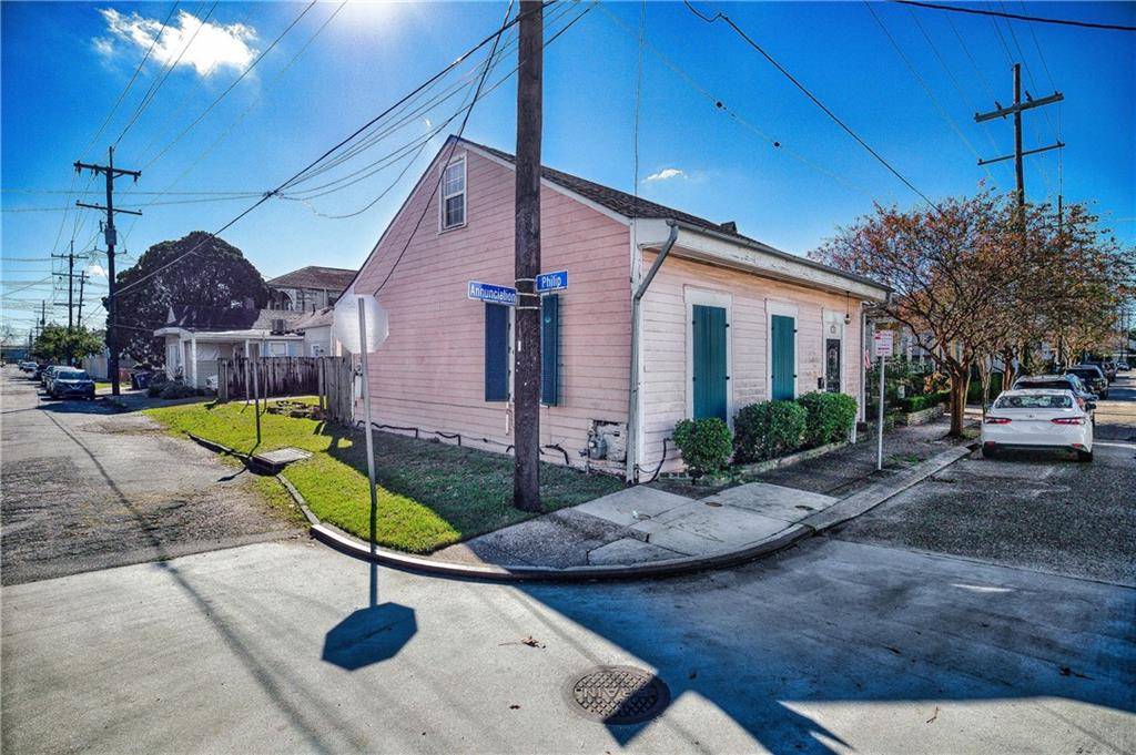 New Orleans, LA 70130,2300 ANNUNCIATION ST