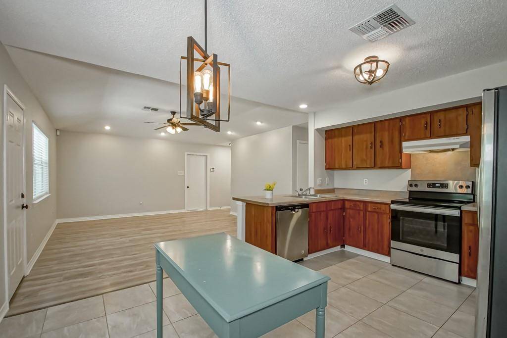 St Rose, LA 70087,631 OAK ST