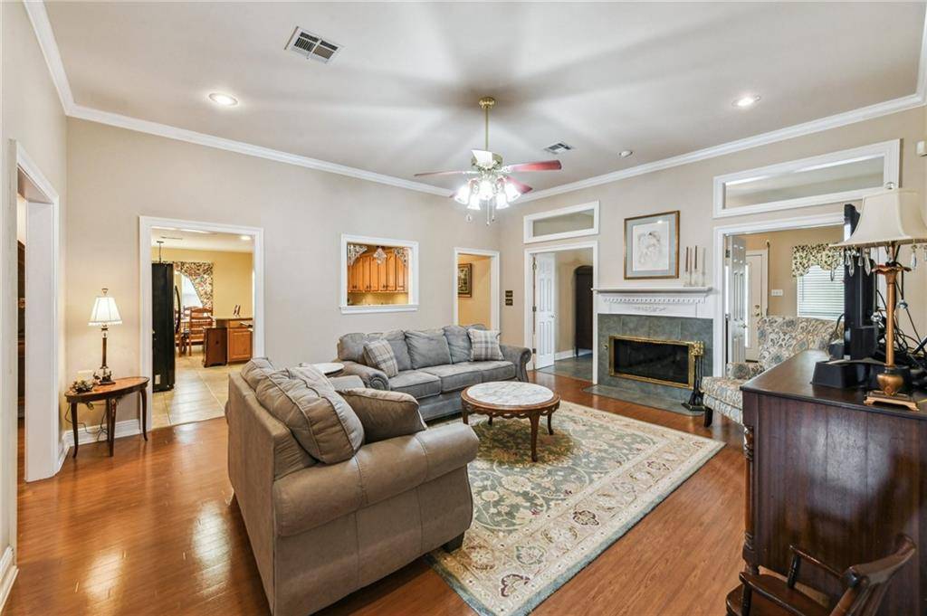 Harvey, LA 70058,1724 LAKE MICHIGAN DR