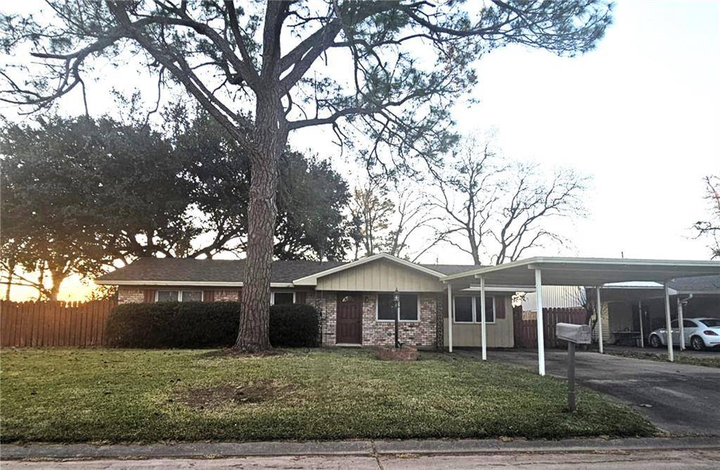 Alexandria, LA 71303,5519 HALL ST