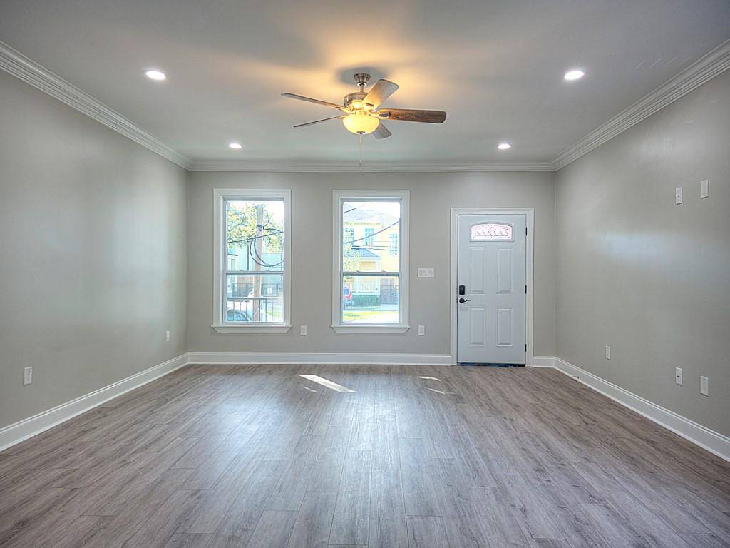 New Orleans, LA 70115,2309 11 LOUISIANA AVE