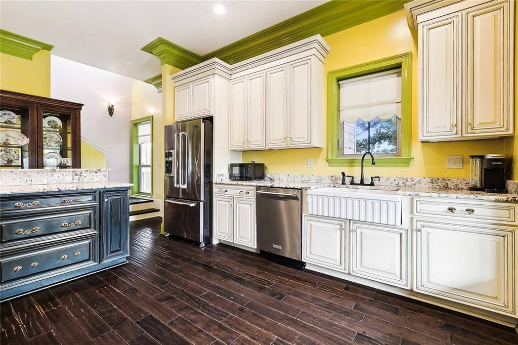 St Bernard, LA 70085,1722 BAYOU RD