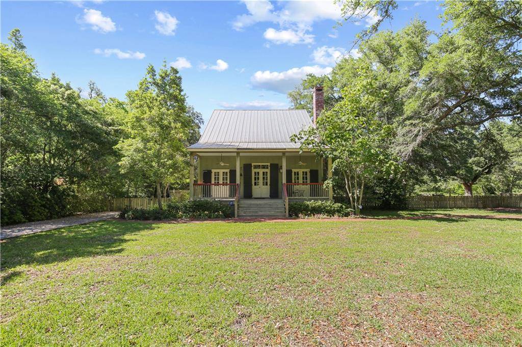 Pass Christian, MS 39571,610 ST. LOUIS ST