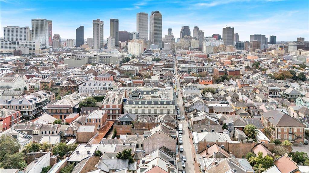 New Orleans, LA 70116,818 BOURBON ST #1C