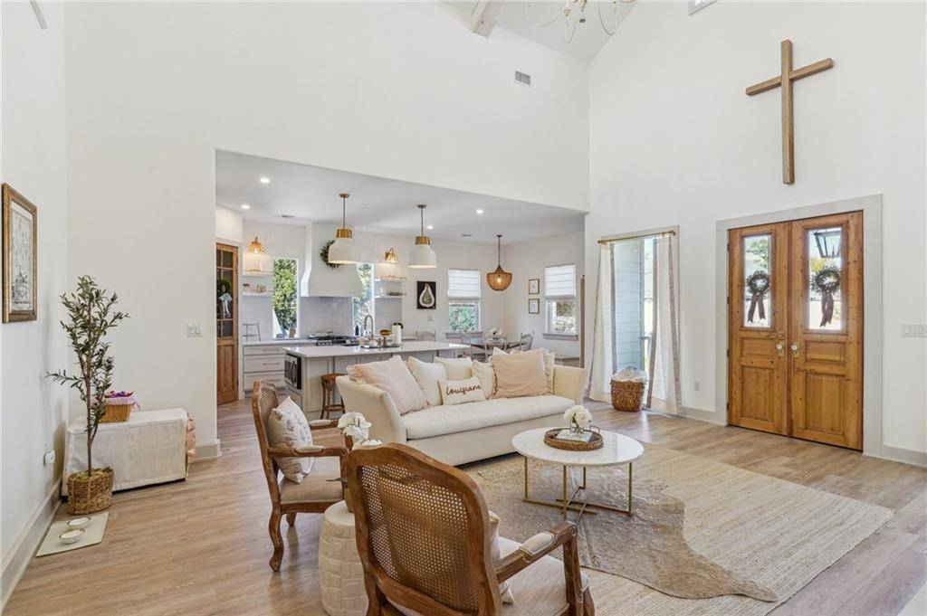 Madisonville, LA 70447,303 MORGAN ST