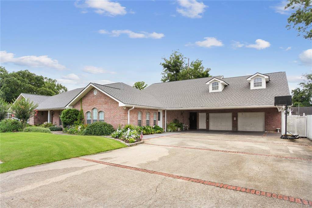 Luling, LA 70070,330 SAINT NICHOLAS ST