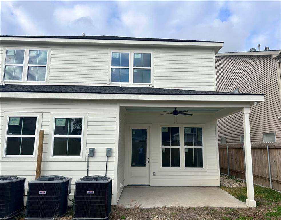 Metairie, LA 70001,3810-2 BAUVAIS ST
