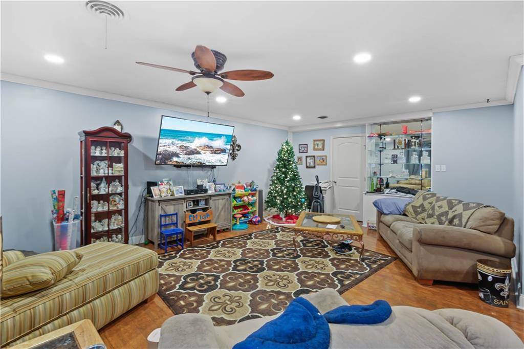 Mandeville, LA 70471,395 GARDEN AVE