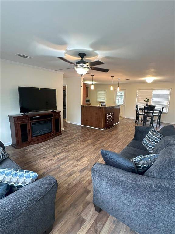Houma, LA 70364,300 COLLINS ST