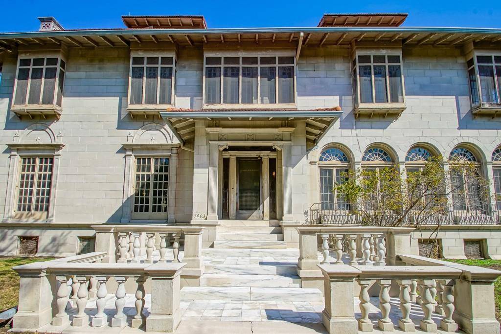 New Orleans, LA 70118,7003 SAINT CHARLES AVE