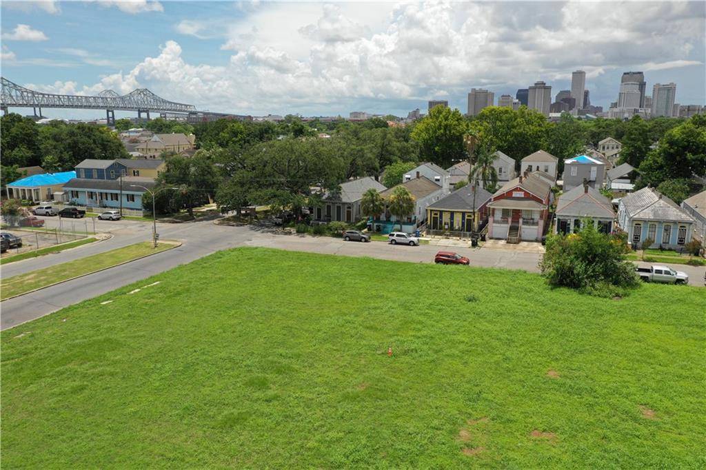 New Orleans, LA 70114,513 THAYER ST