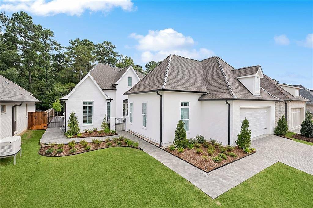 Covington, LA 70433,588 N CORNICHE DU LAC