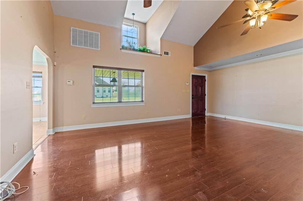 Chalmette, LA 70043,2828 JEAN LAFITTE Pkwy
