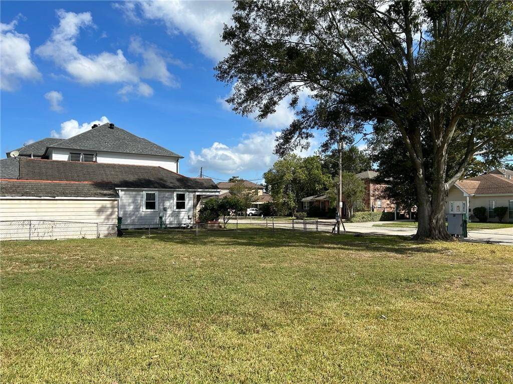 Metairie, LA 70001,352 METAIRIE HEIGHTS AVE