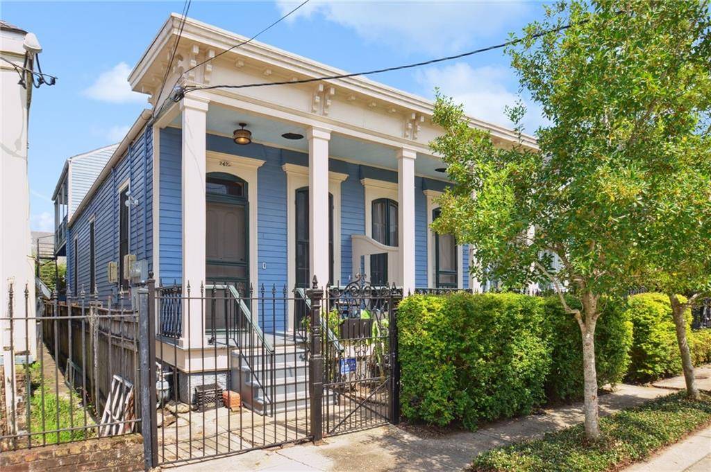 New Orleans, LA 70130,2423-2425 ANNUNCIATION ST