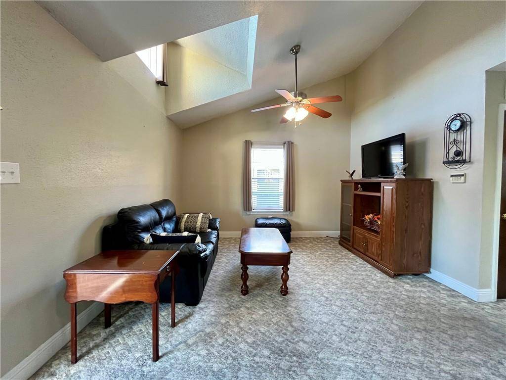 Metairie, LA 70001,2330 EDENBORN AVE #321