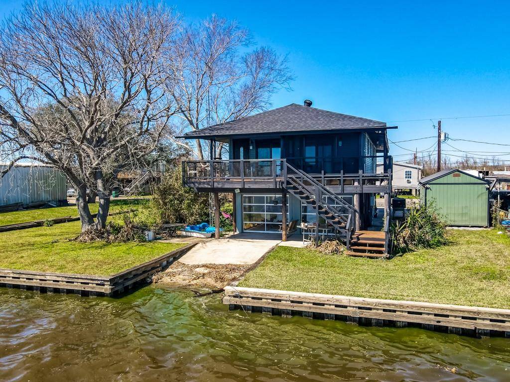 Des Allemands, LA 70030,122 CYPRESS DR