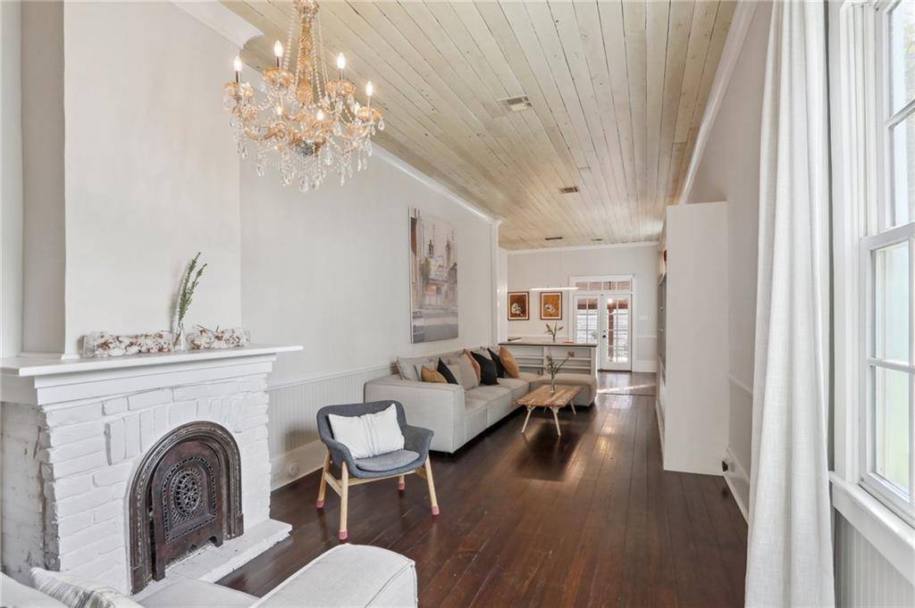 New Orleans, LA 70117,717 19 PORT ST