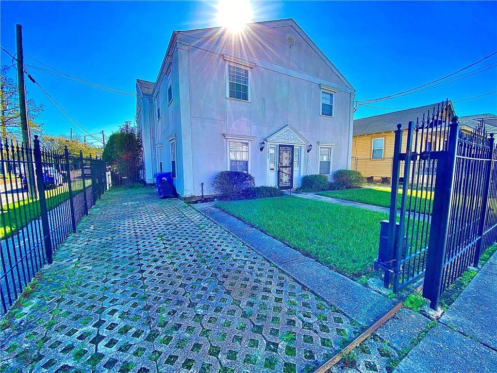 New Orleans, LA 70118,1835 ADAMS ST