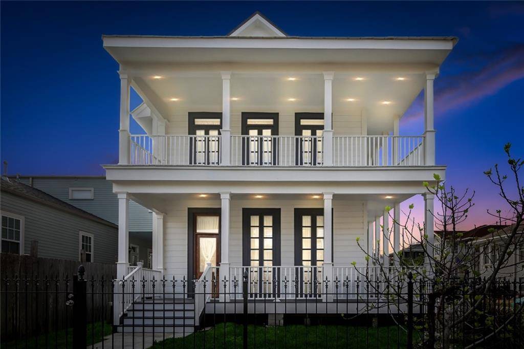 New Orleans, LA 70115,1424 GENERAL PERSHING ST