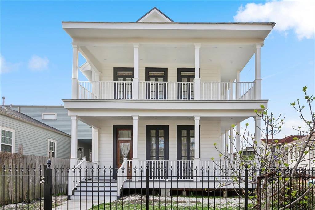 New Orleans, LA 70115,1424 GENERAL PERSHING ST