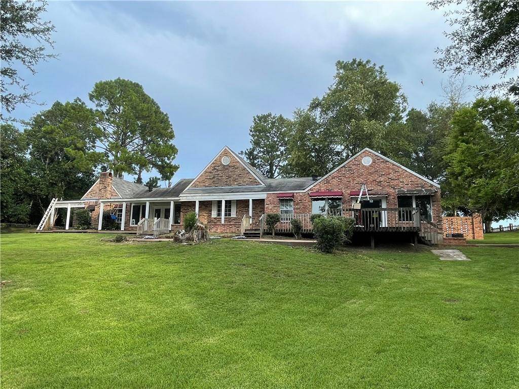 Natchitoches, LA 71457,749 FISH HATCHERY RD