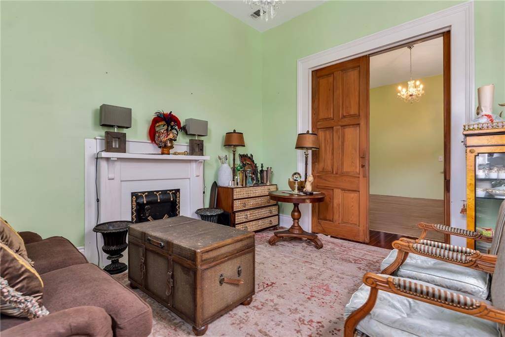 New Orleans, LA 70116,930 32 ST ANN ST
