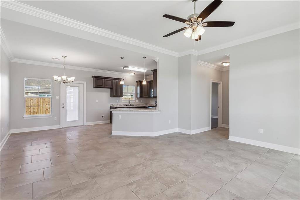 Gretna, LA 70056,738 RUE SAINT MICHAEL DR