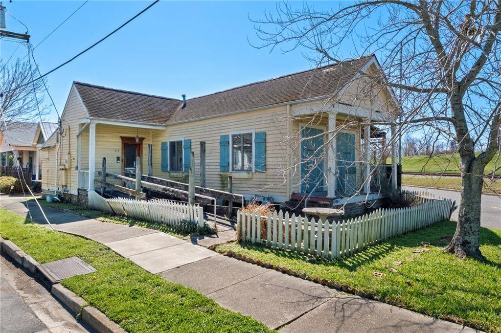 New Orleans, LA 70118,937 LEONIDAS ST