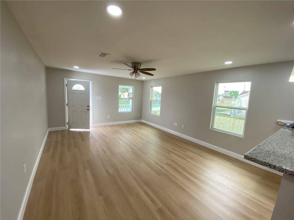 New Orleans, LA 70126,4612 MAJESTIC OAKS DR