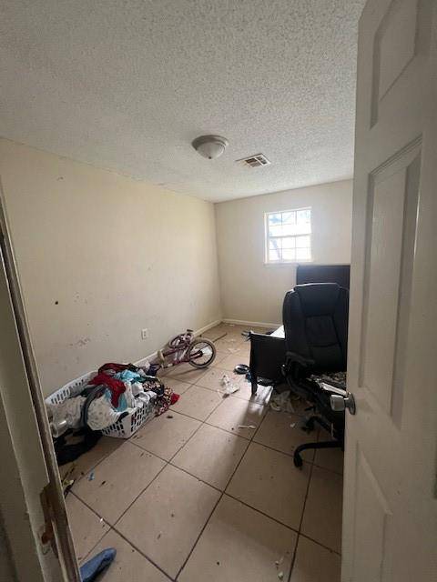 Violet, LA 70092,3305 STACIE DR