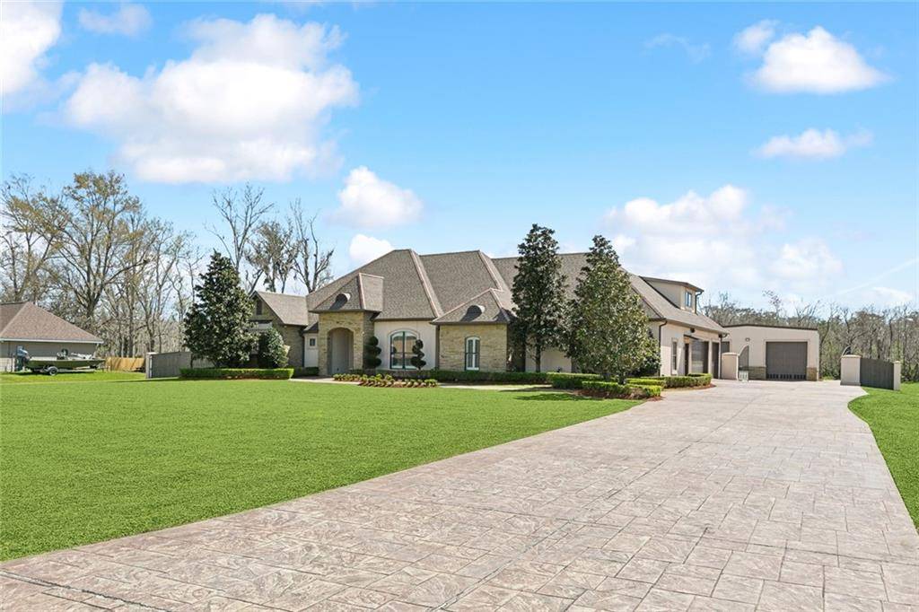 Boutte, LA 70039,697 MAGNOLIA RIDGE RD