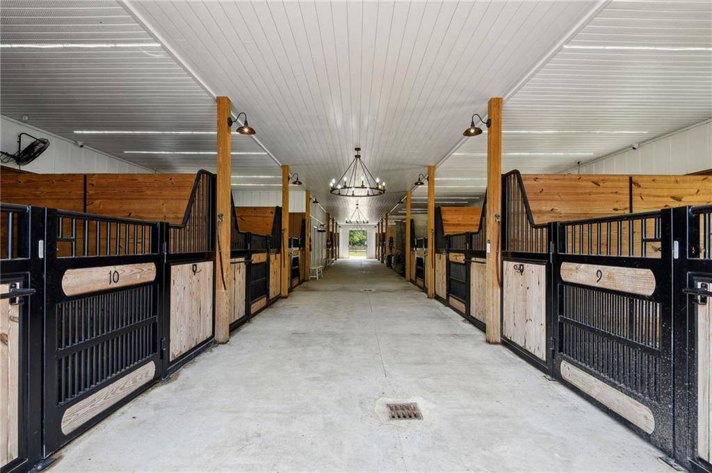 Madisonville, LA 70447,113 HANO (BARN) RD