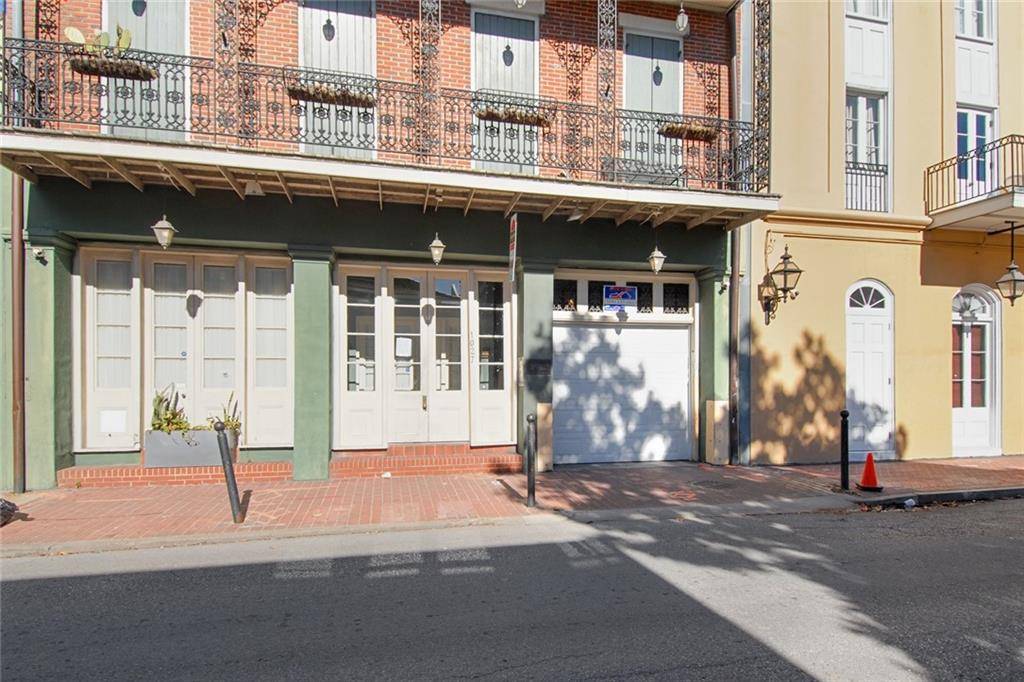 New Orleans, LA 70116,1022 ST PETER ST #208