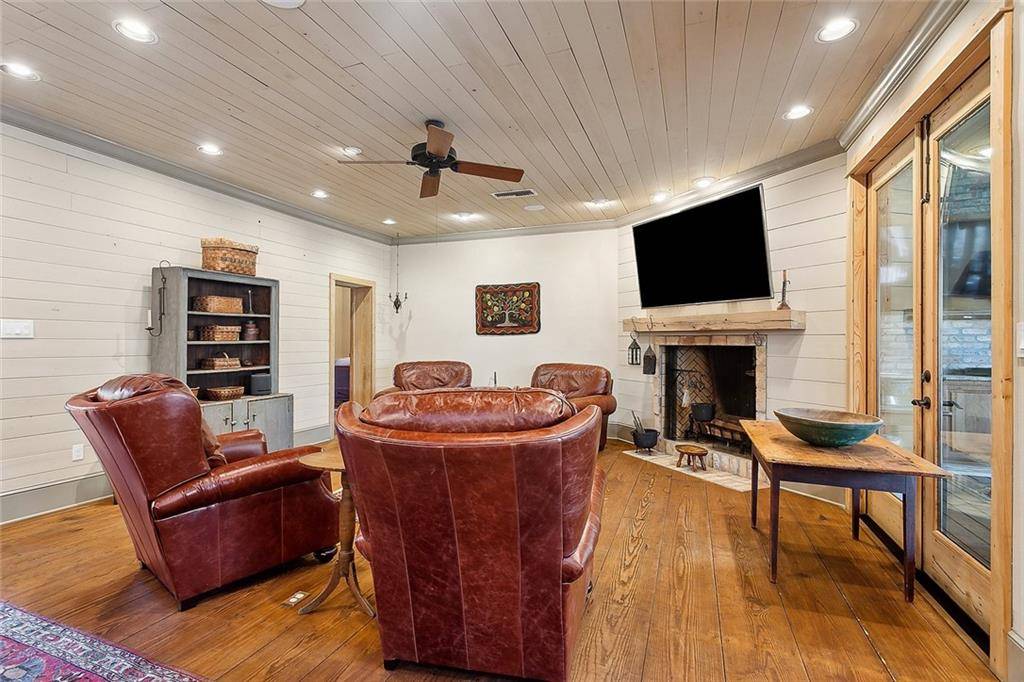 Slidell, LA 70461,433 NIGHTHAWK DR